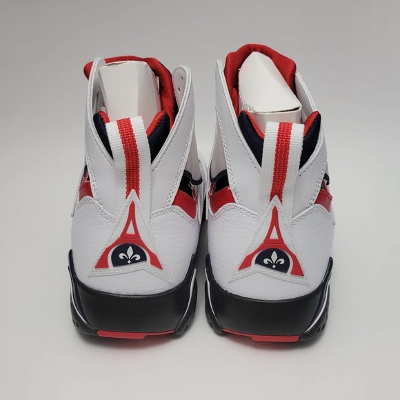 Athletic_Shoes